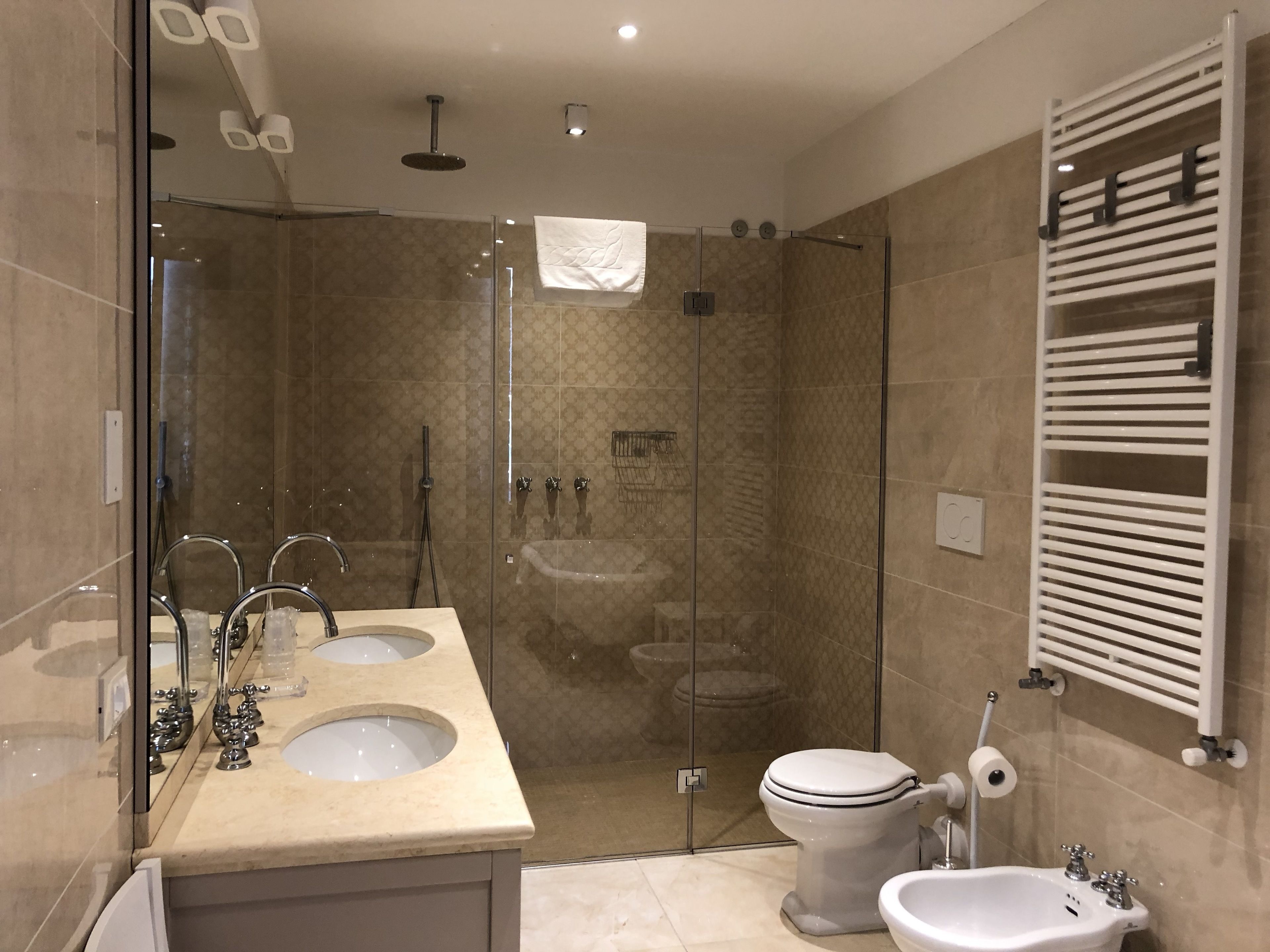 1 bedroom, down duvets, minibar, in-room safe