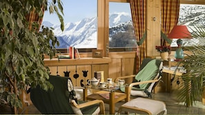 Abendessen, regionale Küche, Speisen im Freien