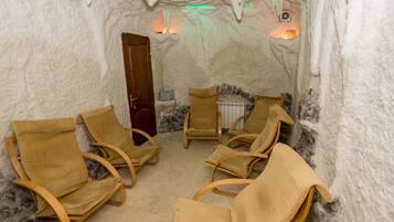 Body treatments, aromatherapy, massage/treatment rooms