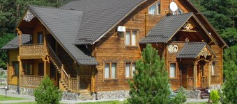 Hotel and restaurant complex Skolmo