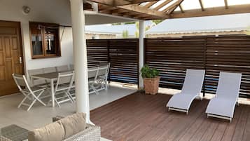 Deluxe Villa (Roucou) | Terrace/patio