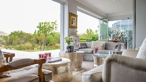 Unclassified image, 5 of 58, button - Collection Luxury Accommodation : Val de Vie House (Paarl)