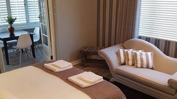 Keswick | Desk, iron/ironing board, free WiFi