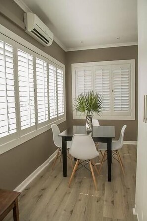 Keswick | In-room dining - Keswick (Durban)