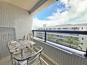 Apartamento superior (5º andar) | Sacada