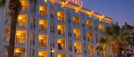 المنشأة من الخارج