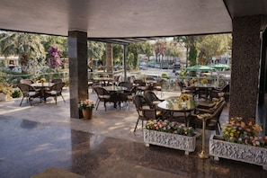 Lobby sitting area - Kayhanbey Otel (Kuşadası)