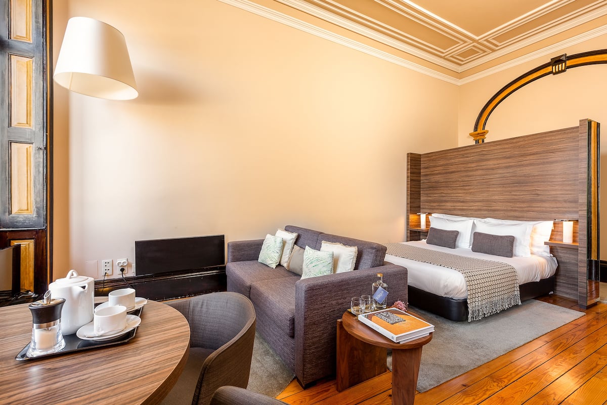 Standard Apartment ( 2 B) | 1 bedroom, in-room safe, individually decorated, individually furnished