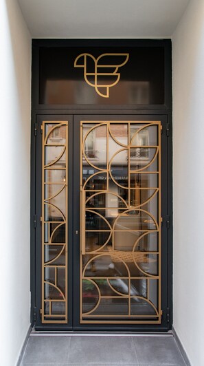 Vista frontal de la propiedad