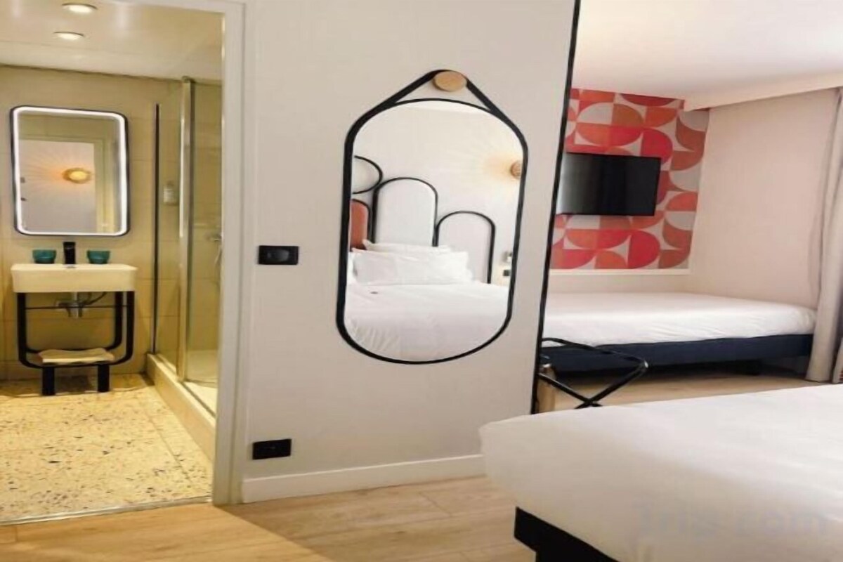 Luxe beddengoed, een kluis op de kamer, een bureau