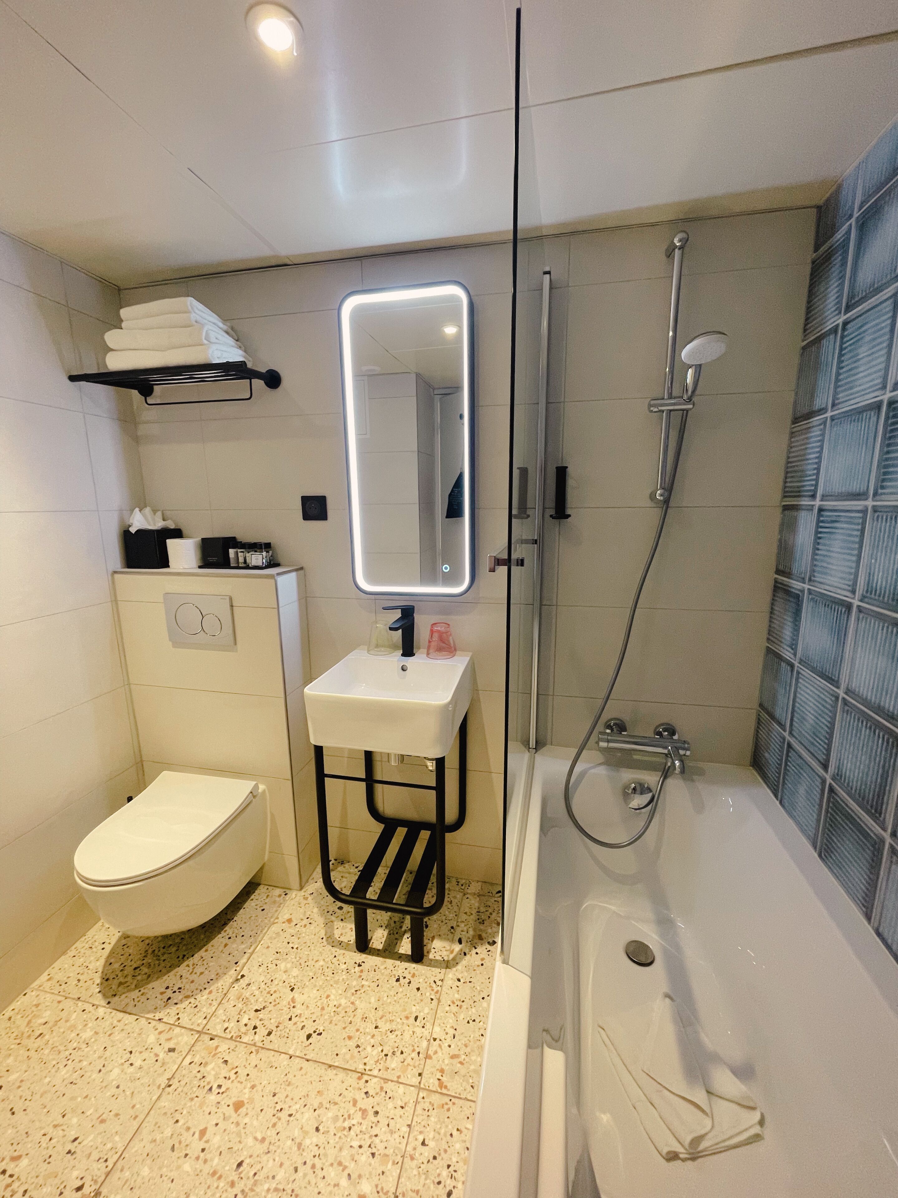 superior double room | bathroom | free toiletries, hair dryer, towels