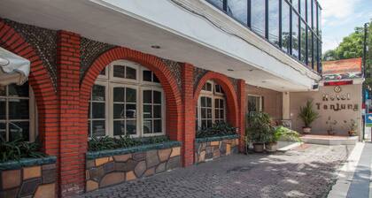 RedDoorz near Tunjungan Plaza