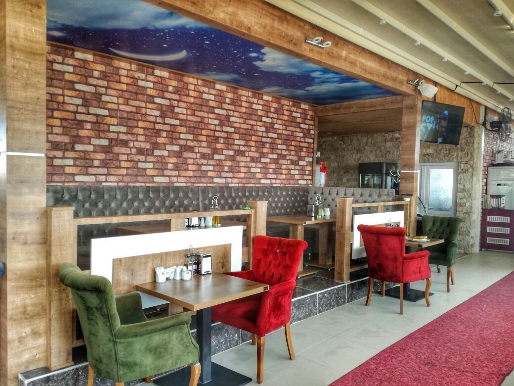 朝食 (ビュッフェ)、毎日提供 (無料)