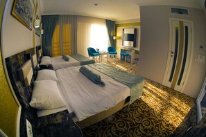 雙人房單人入住 | 高級寢具、迷你吧、客房內保險箱、書桌