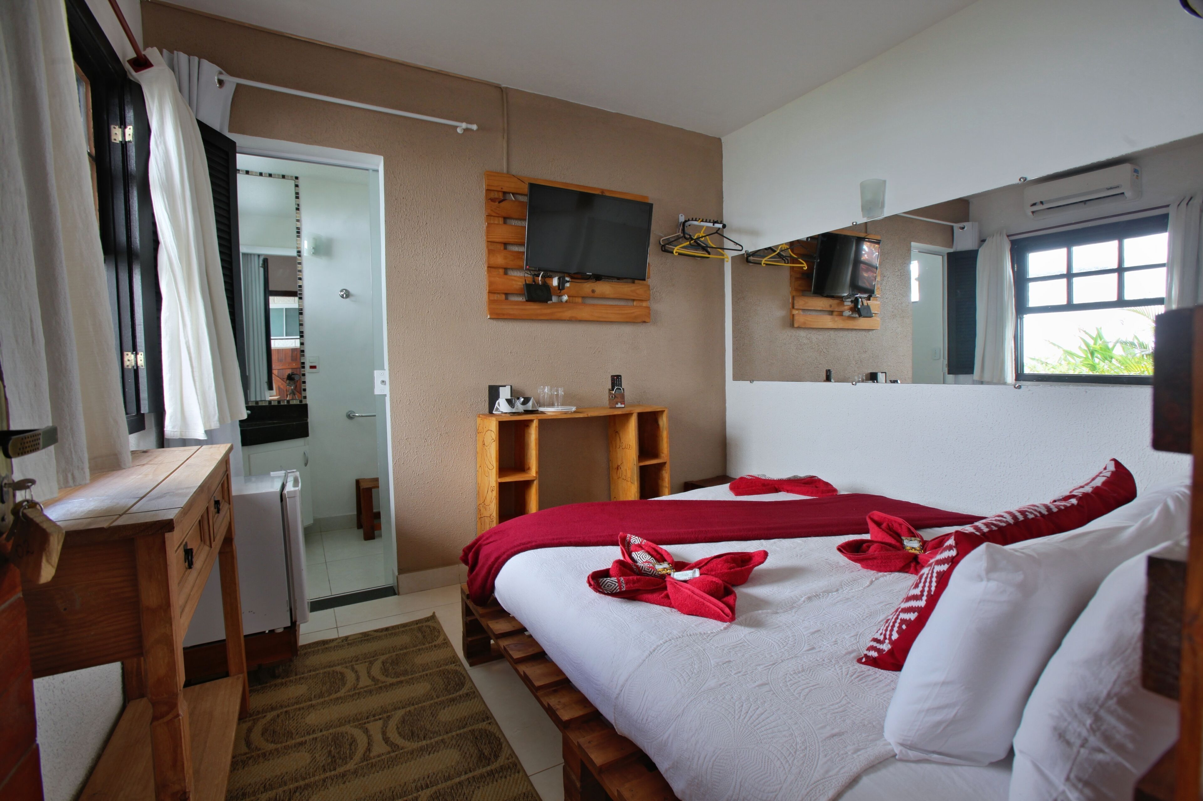 Minibar, wifi gratis y ropa de cama 