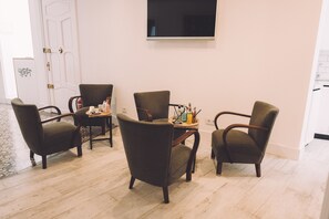 Lobby lounge - L'Hotelet - Casa Padró (Manresa)