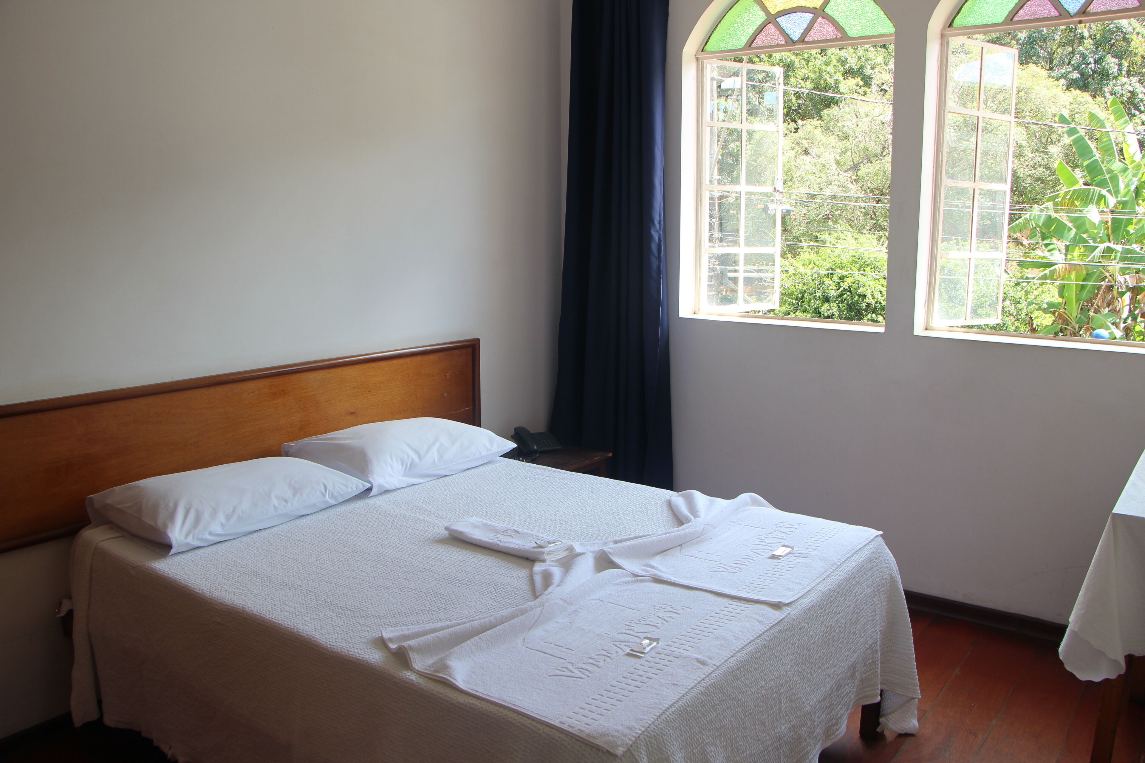 Quarto casal standard, 1 cama de casal, para não fumantes | Frigobar, ferros/tábuas de passar roupa, Wi-Fi de cortesia