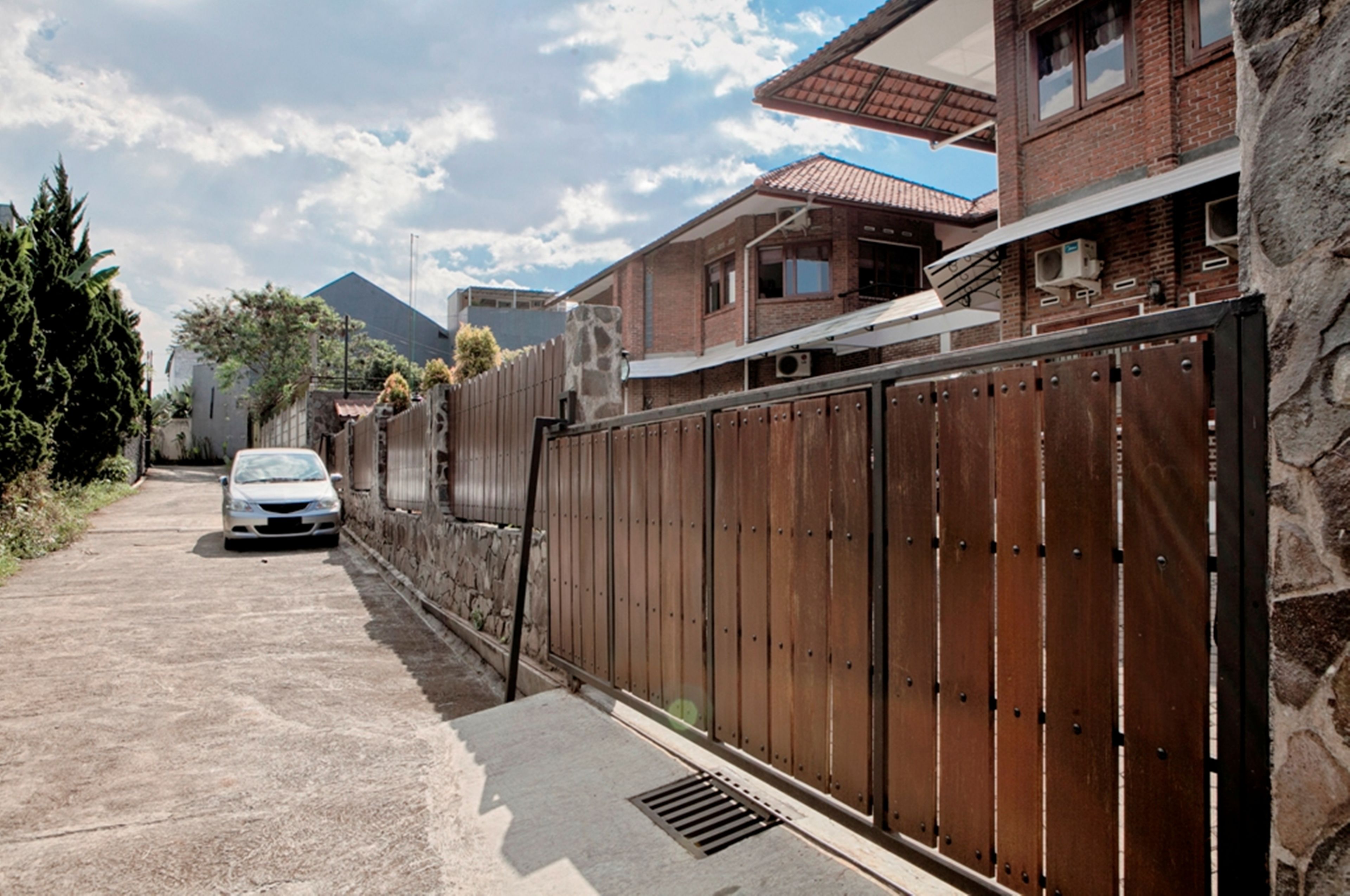 Photo - RedDoorz Plus near Dago Pakar