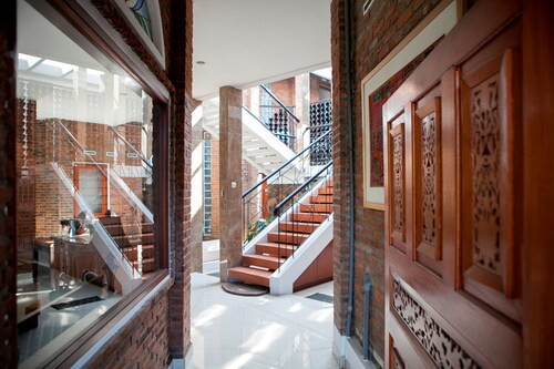 RedDoorz Plus near Dago Pakar