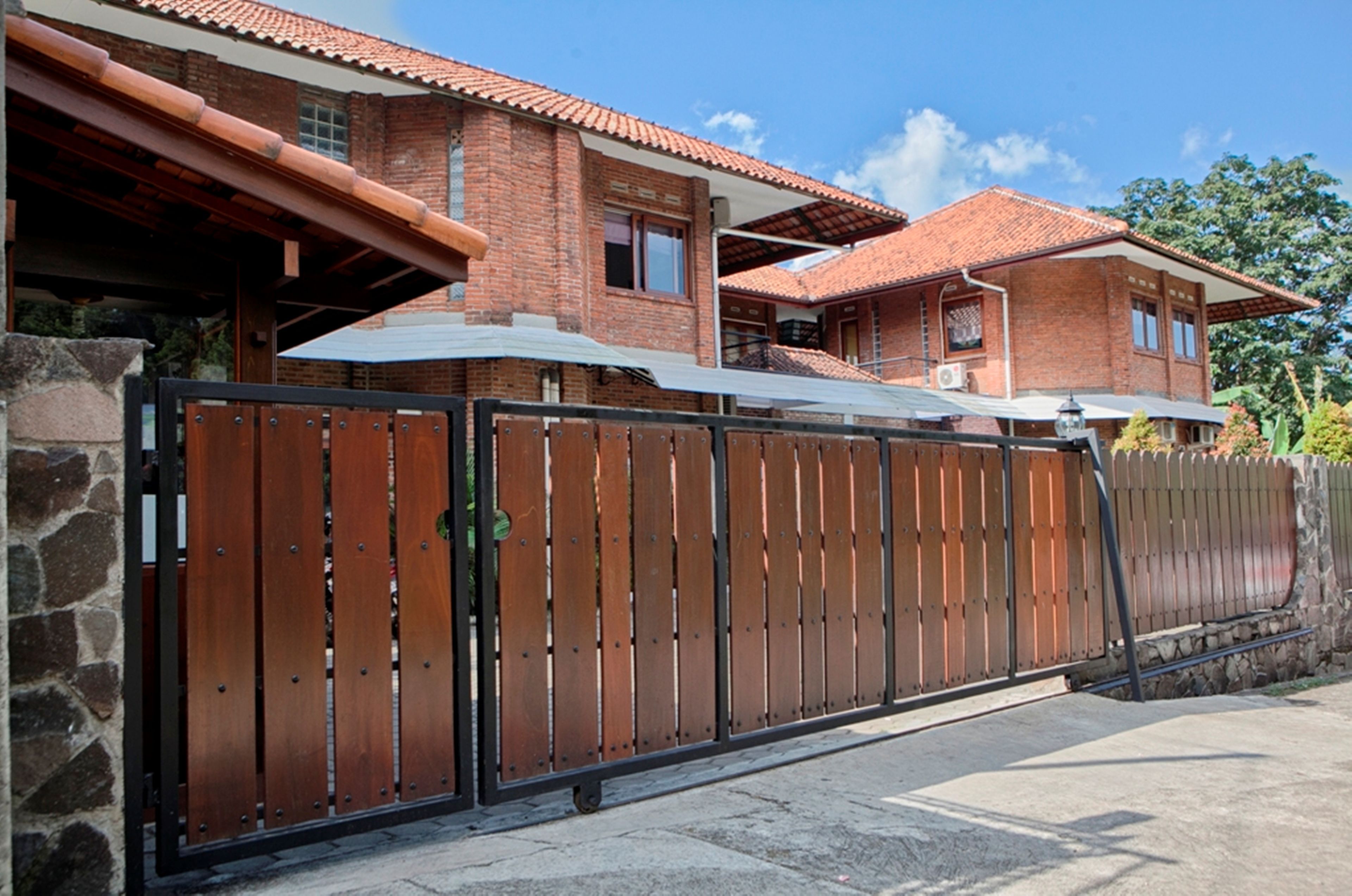 Photo - RedDoorz Plus near Dago Pakar