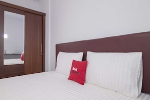 Blackout curtains, free WiFi