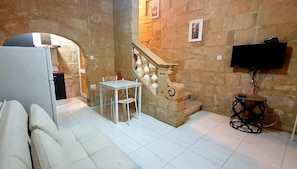 Casa de ciudad confort, 1 cama matrimonial | Área de sala de estar | Televisión de pantalla plana