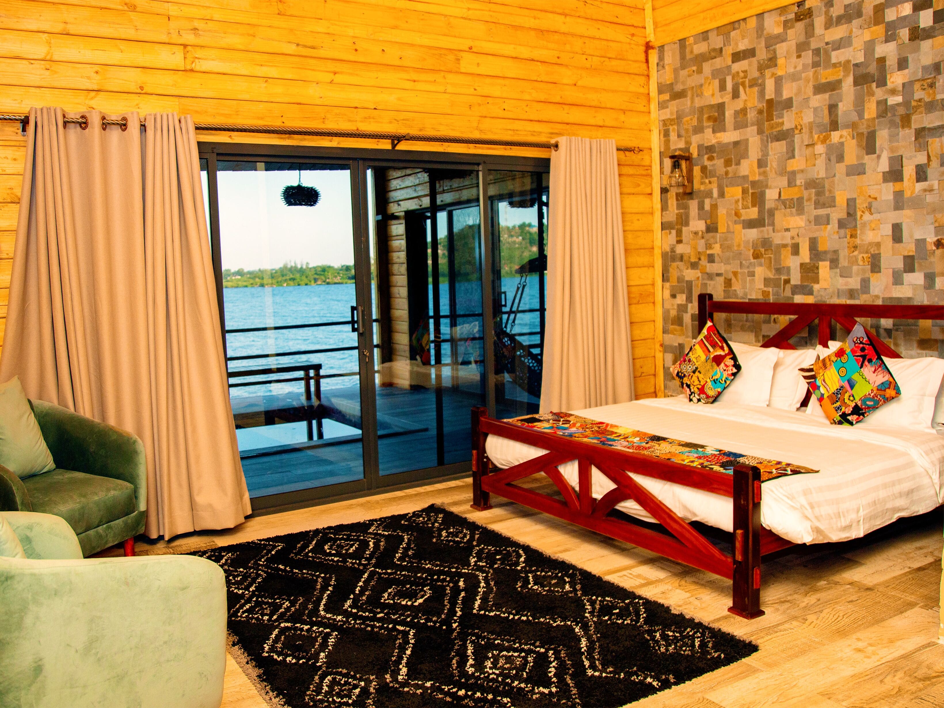 Super Luxury FamilyTent with Private Pool | Premium bedding, in-room safe, individually decorated