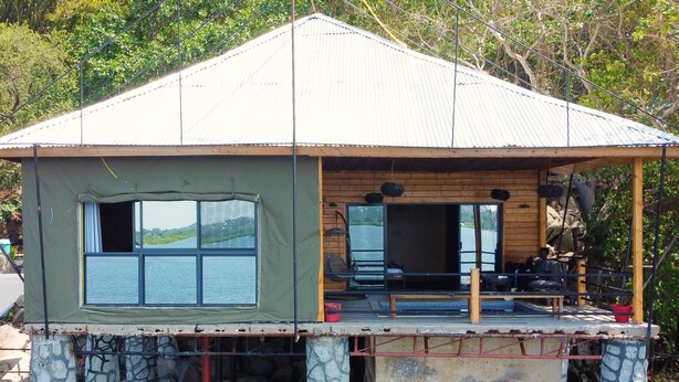 Super Luxury FamilyTent with Private Pool | 湖景