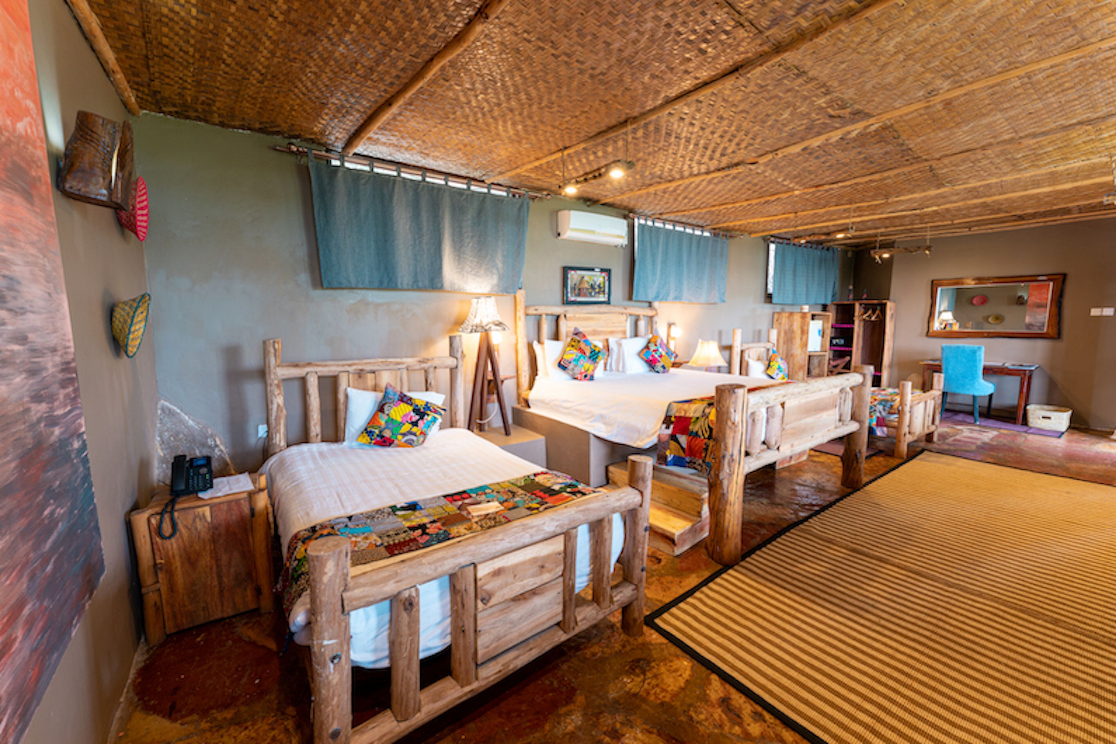 Premium bedding, in-room safe, individually decorated