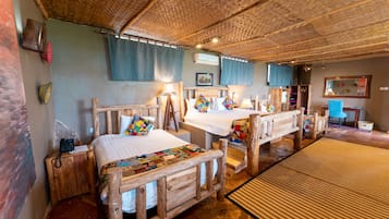 Premium bedding, in-room safe, individually decorated