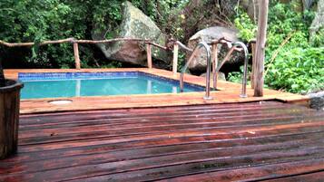 2 piscinas al aire libre