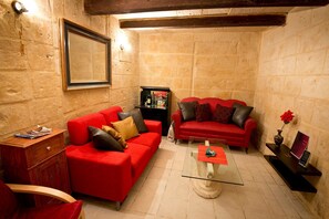 Valletta Old Mint 1 Bedroom Apartment | Living room