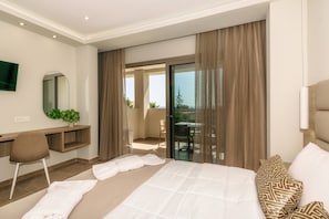 Superior Apartment | Desk, soundproofing, iron/ironing board, free cribs/infant beds - Remezzo Apartments & Studios (Zakynthos)