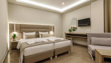 Estudio superior | Escritorio, insonorización y tabla de planchar con plancha