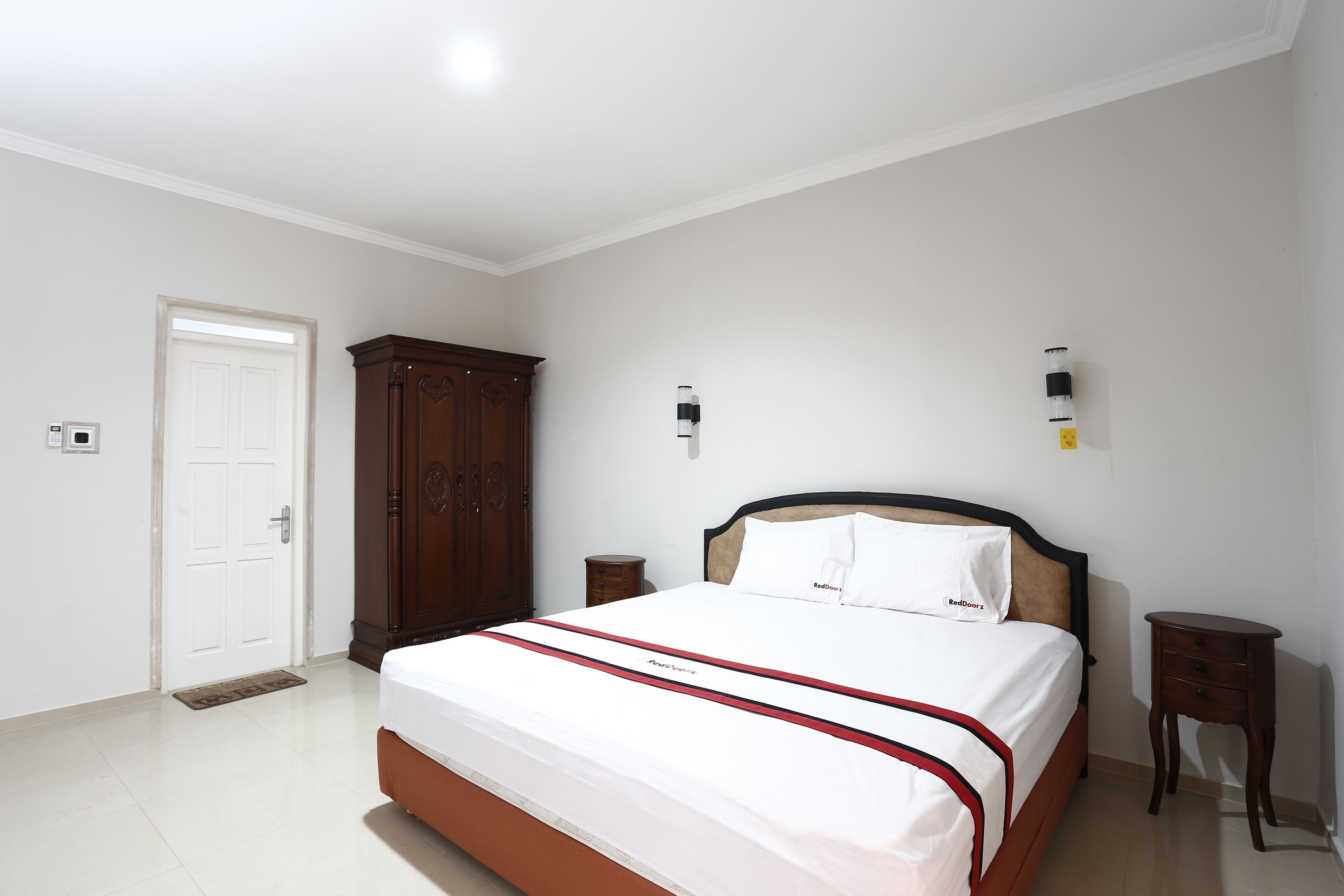 Photo - RedDoorz Plus near Adisucipto Airport 2