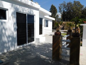 Premium Bungalow, 1 King Bed, Accessible | Individually decorated, individually furnished, iron/ironing board