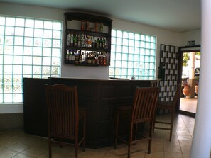 Bar (on property) - Lavender Lodge Hotel (Accra)