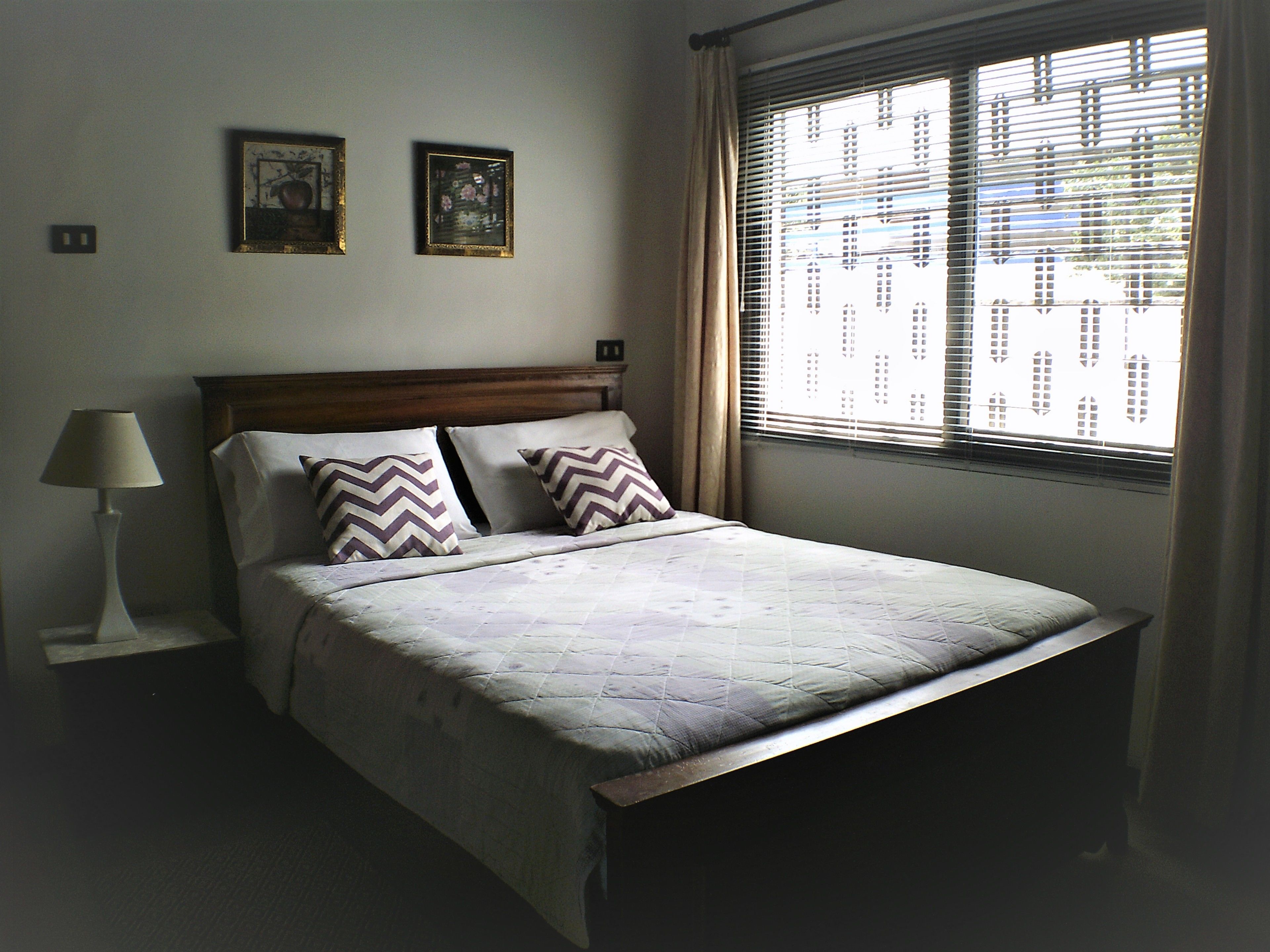 single room | minibar, in-room safe, desk, iron/ironing board