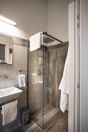 Bathroom shower - B&B Dimore le Leopoldine (Florence)