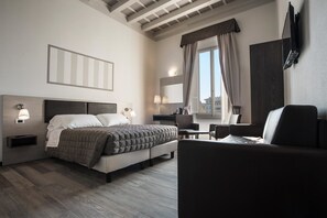 Minibar, bureau, lits bébé (gratuits), lits pliants/supplémentaires