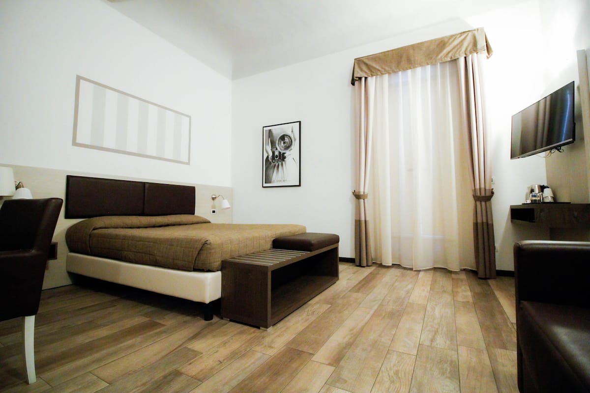 1 bedroom, minibar, desk, free cots/infant beds