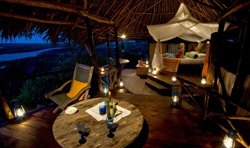 H12 Delta Dunes Lodge