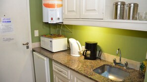Appartement, 1 chambre | Cuisine privée | Réfrigérateur, micro-ondes, cafetière/bouilloire