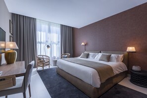 Deluxe tweepersoonskamer, 1 kingsize bed | Een kluis op de kamer, gratis wifi, beddengoed