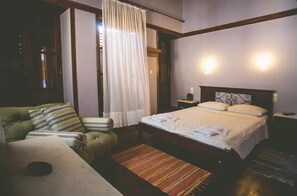 Double or Twin Room | Individually decorated, individually furnished, free cribs/infant beds - Karnayo Traditional Houses (Kastellorizo)