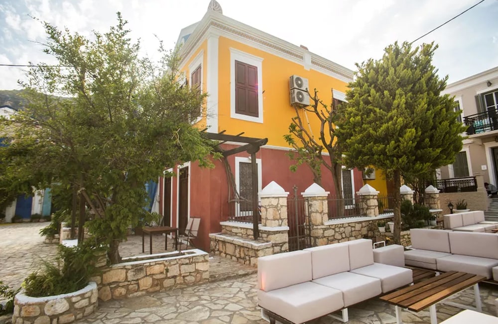 Karnayo Apartments photo 2