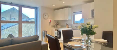 Departamento superior, 1 habitación, baño privado | Comedor