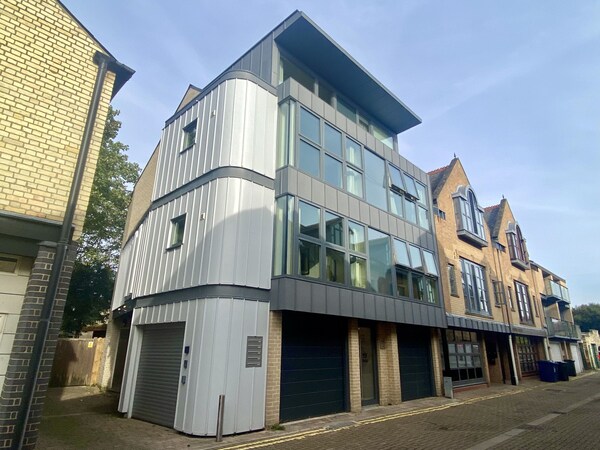 Your Space Apartments - Cambridge Place - Cambridge