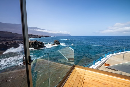 4 bedrooms, in-room safe, individually decorated, blackout curtains. Hotel Puntagrande