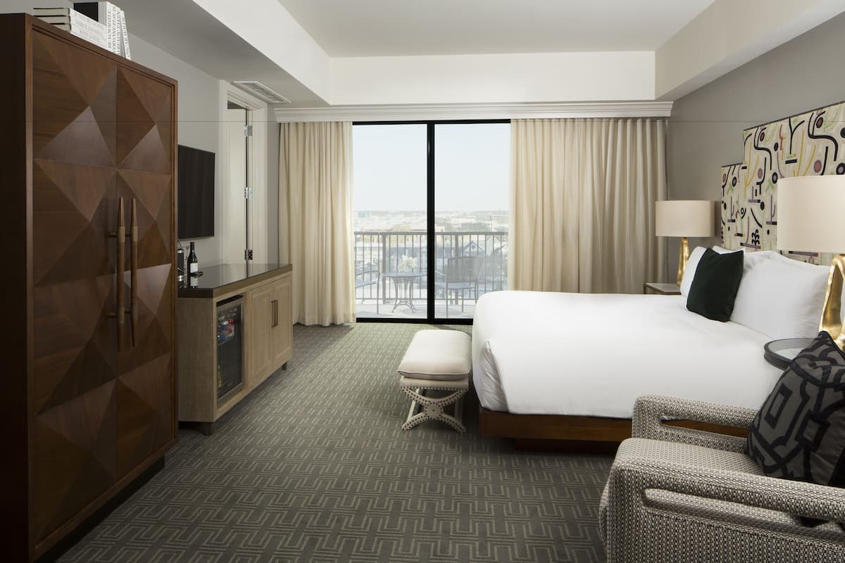 1 bedroom, Egyptian cotton sheets, premium bedding, pillowtop beds
